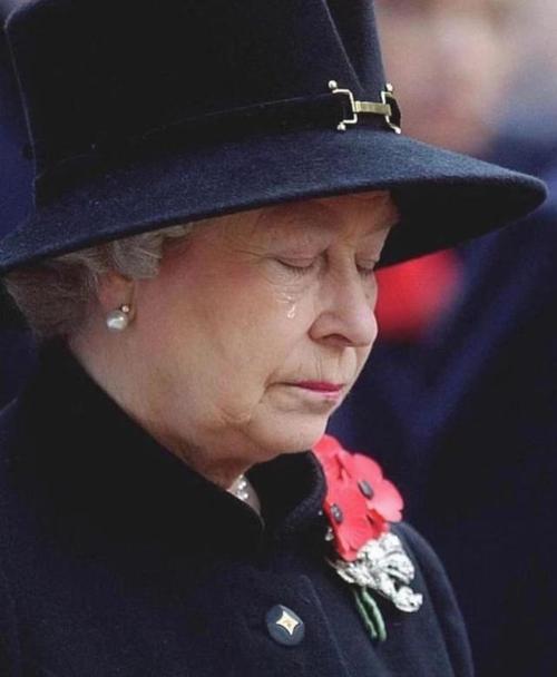英国女王落泪